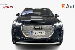 Musta Audi Q4 e-tron 2022 kuva 4.