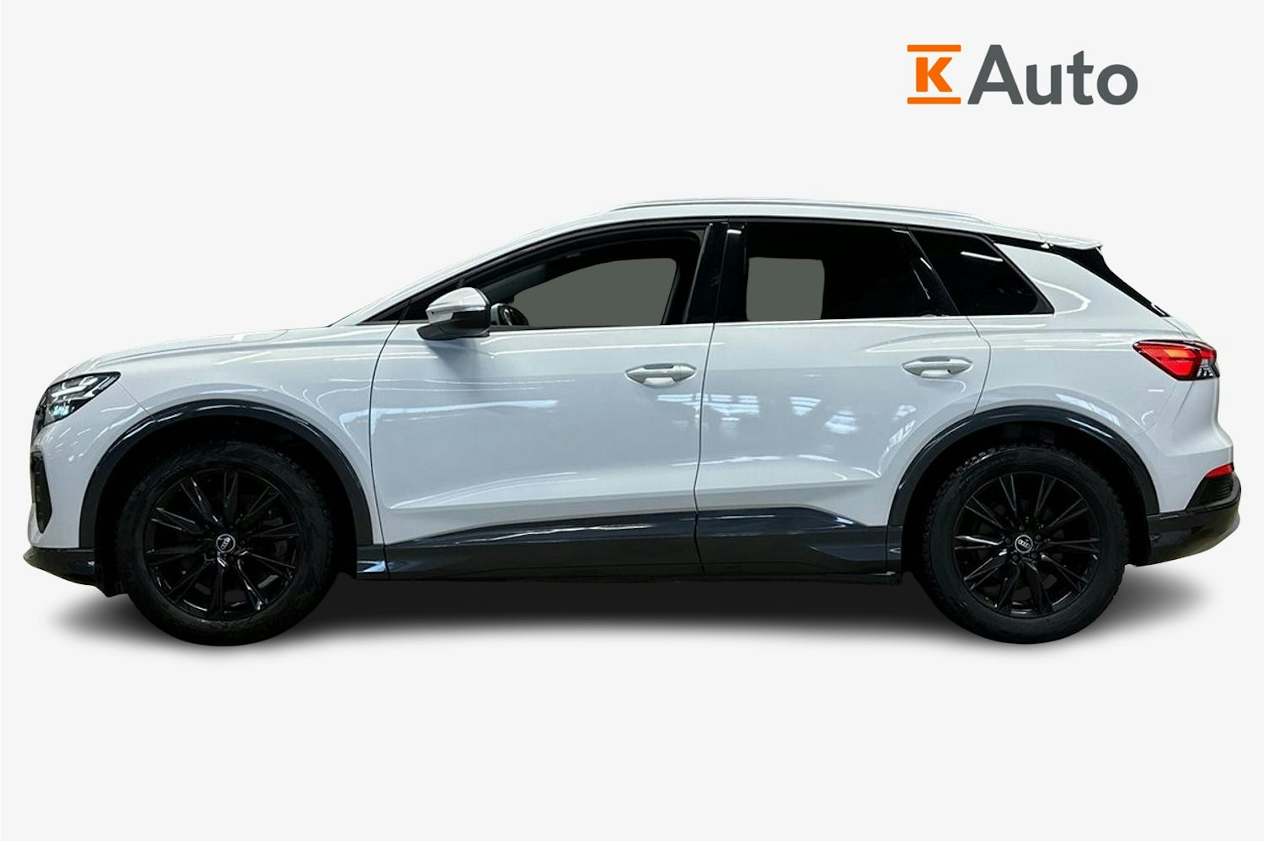 valkoinen Audi Q4 e-tron 2021 kuva 5.