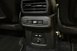 valkoinen Audi Q4 e-tron 2021 kuva 12.