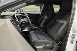 valkoinen Audi Q4 e-tron 2021 kuva 13.