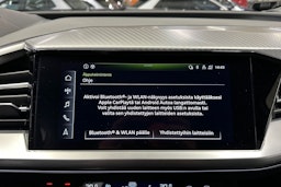 valkoinen Audi Q4 e-tron 2021 kuva 16.