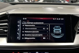 valkoinen Audi Q4 e-tron 2021 kuva 17.