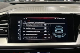 valkoinen Audi Q4 e-tron 2021 kuva 18.