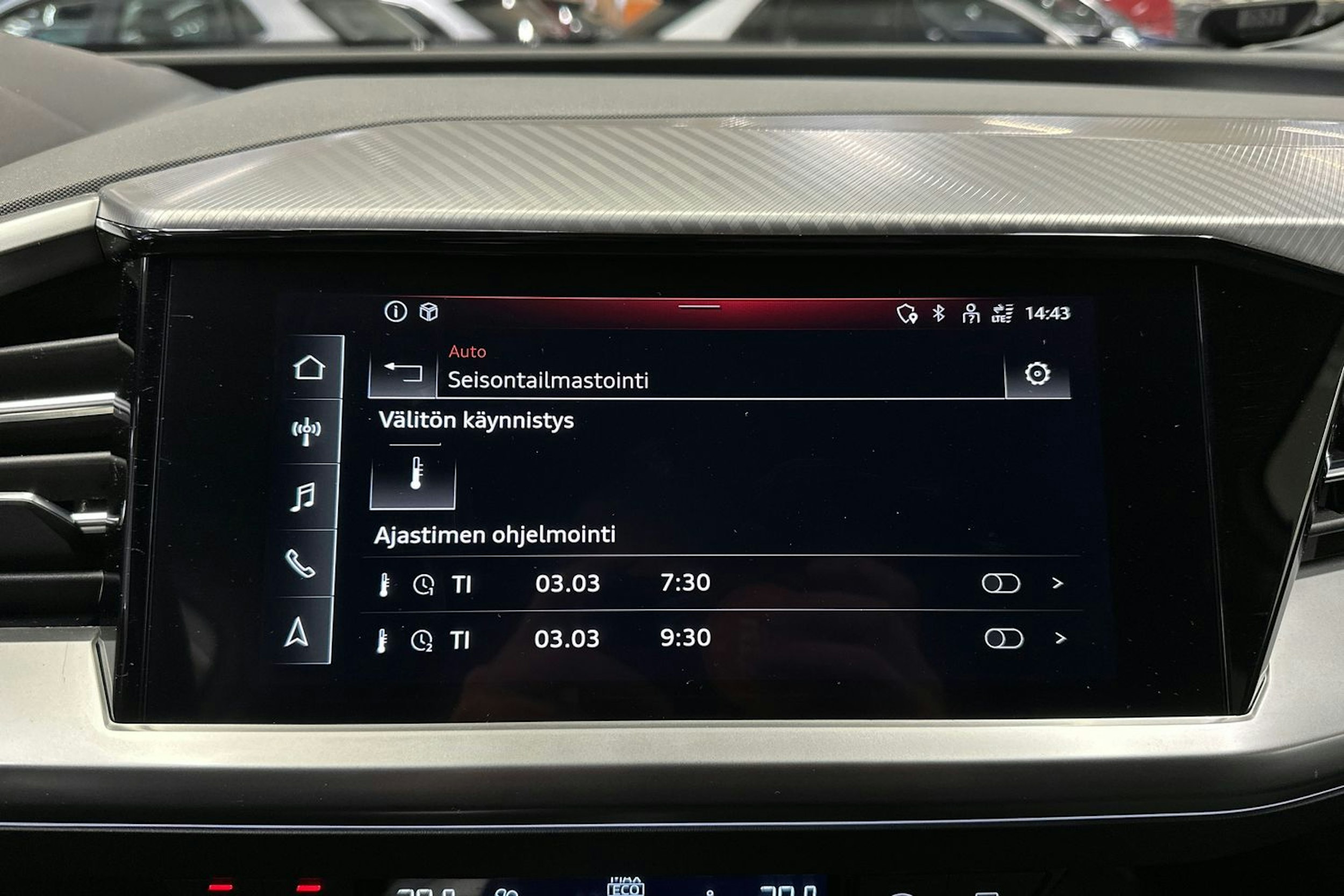 valkoinen Audi Q4 e-tron 2021 kuva 19.