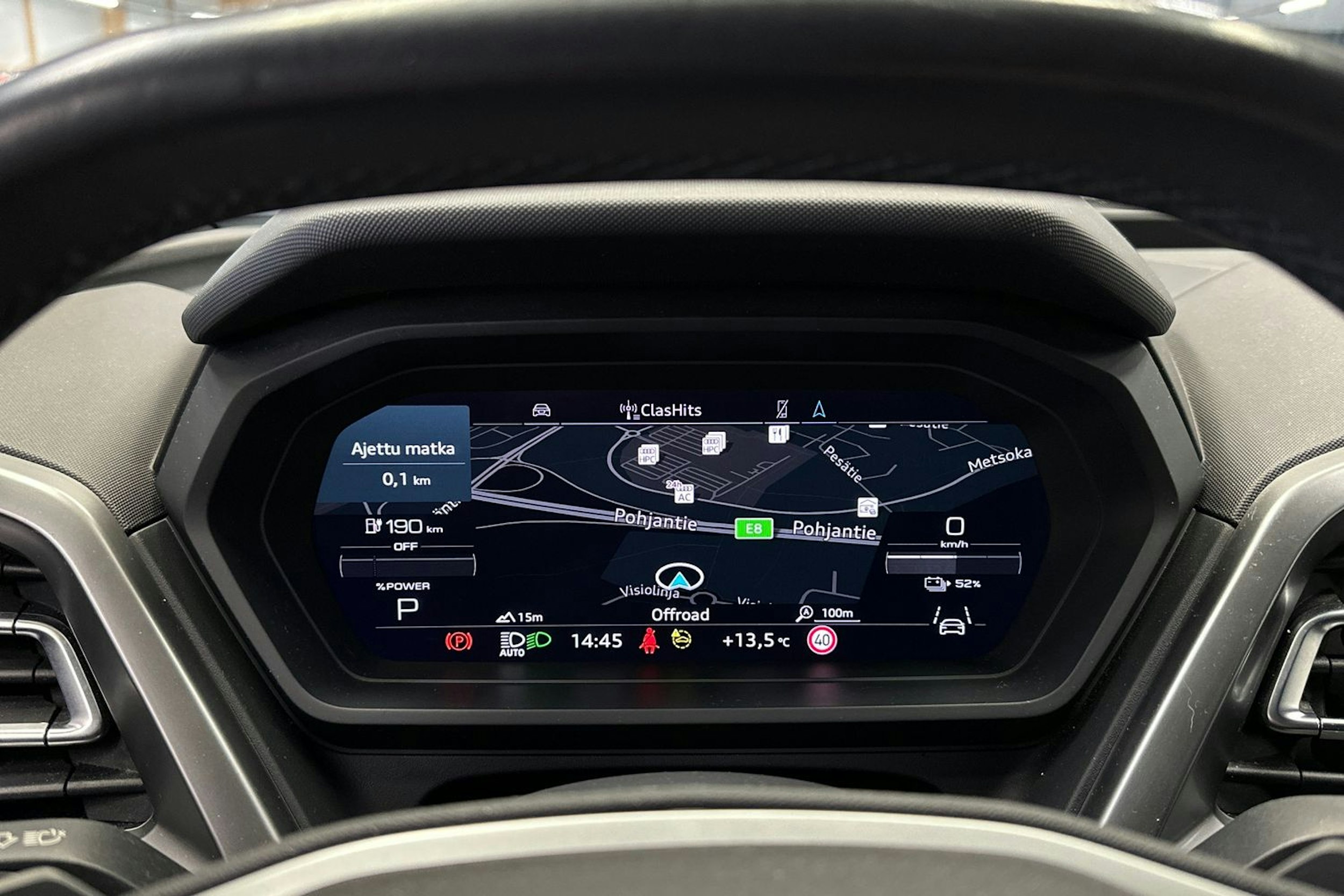 valkoinen Audi Q4 e-tron 2021 kuva 22.