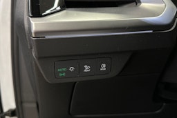 valkoinen Audi Q4 e-tron 2021 kuva 27.