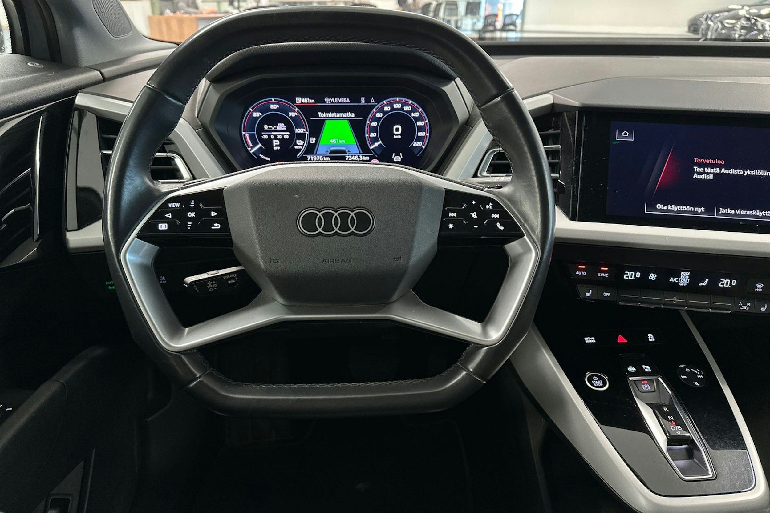 harmaa Audi Q4 e-tron 2021 kuva 14.