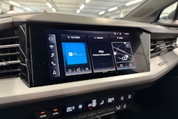 harmaa Audi Q4 e-tron 2021 kuva 19.