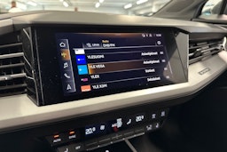 harmaa Audi Q4 e-tron 2021 kuva 20.