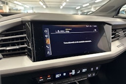harmaa Audi Q4 e-tron 2021 kuva 21.
