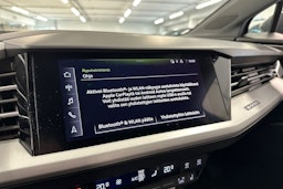 harmaa Audi Q4 e-tron 2021 kuva 24.