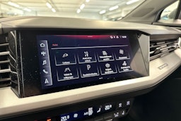 harmaa Audi Q4 e-tron 2021 kuva 25.