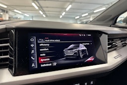 harmaa Audi Q4 e-tron 2021 kuva 26.