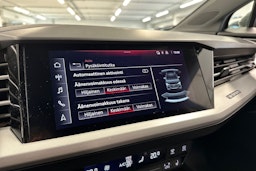 harmaa Audi Q4 e-tron 2021 kuva 28.