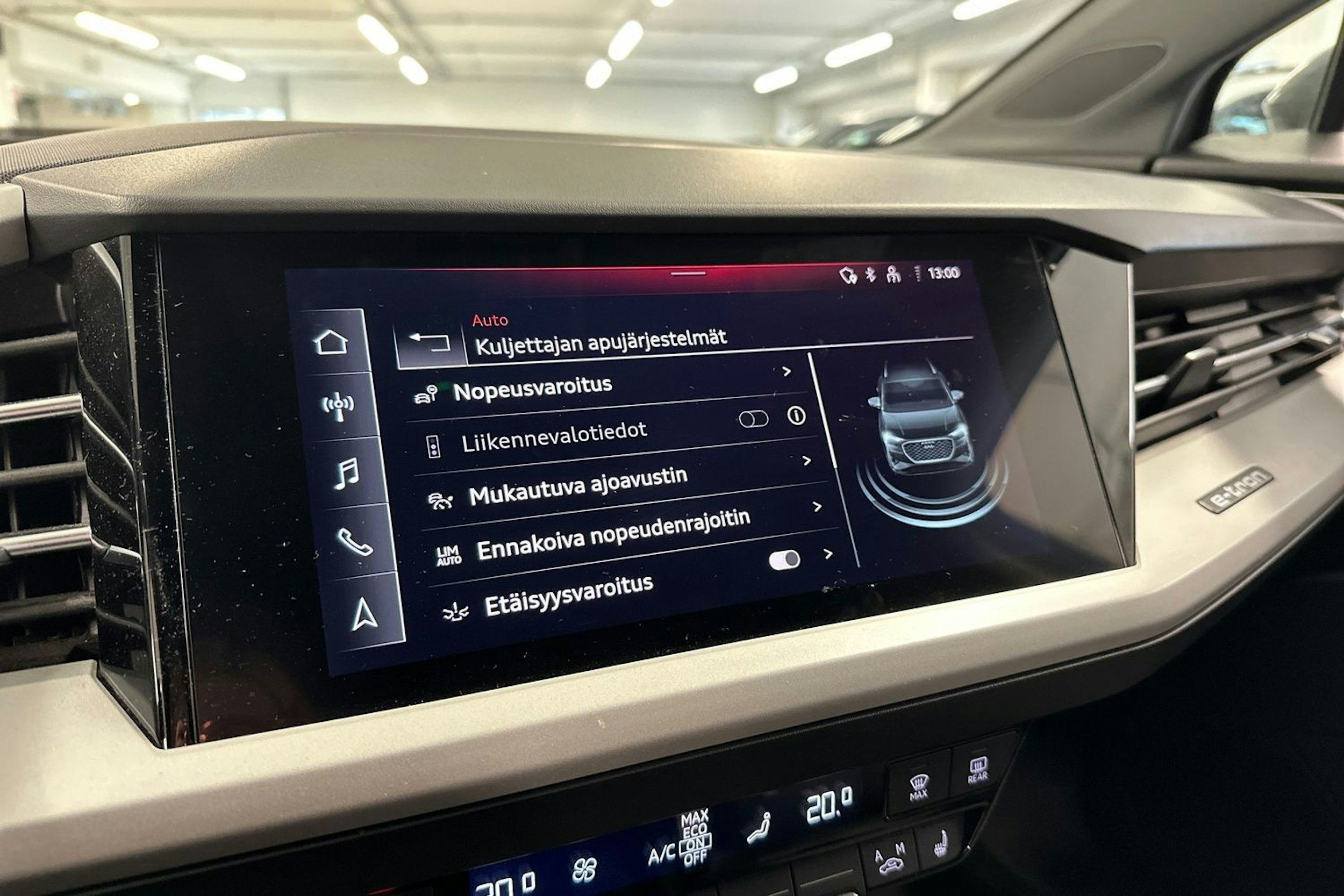 harmaa Audi Q4 e-tron 2021 kuva 29.