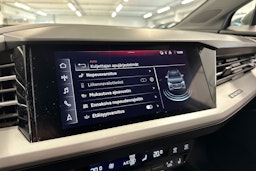 harmaa Audi Q4 e-tron 2021 kuva 29.