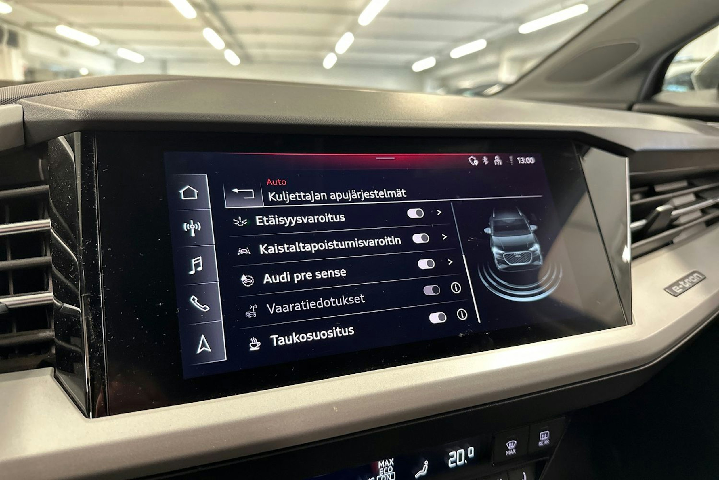 harmaa Audi Q4 e-tron 2021 kuva 30.