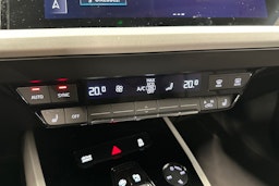 harmaa Audi Q4 e-tron 2021 kuva 33.