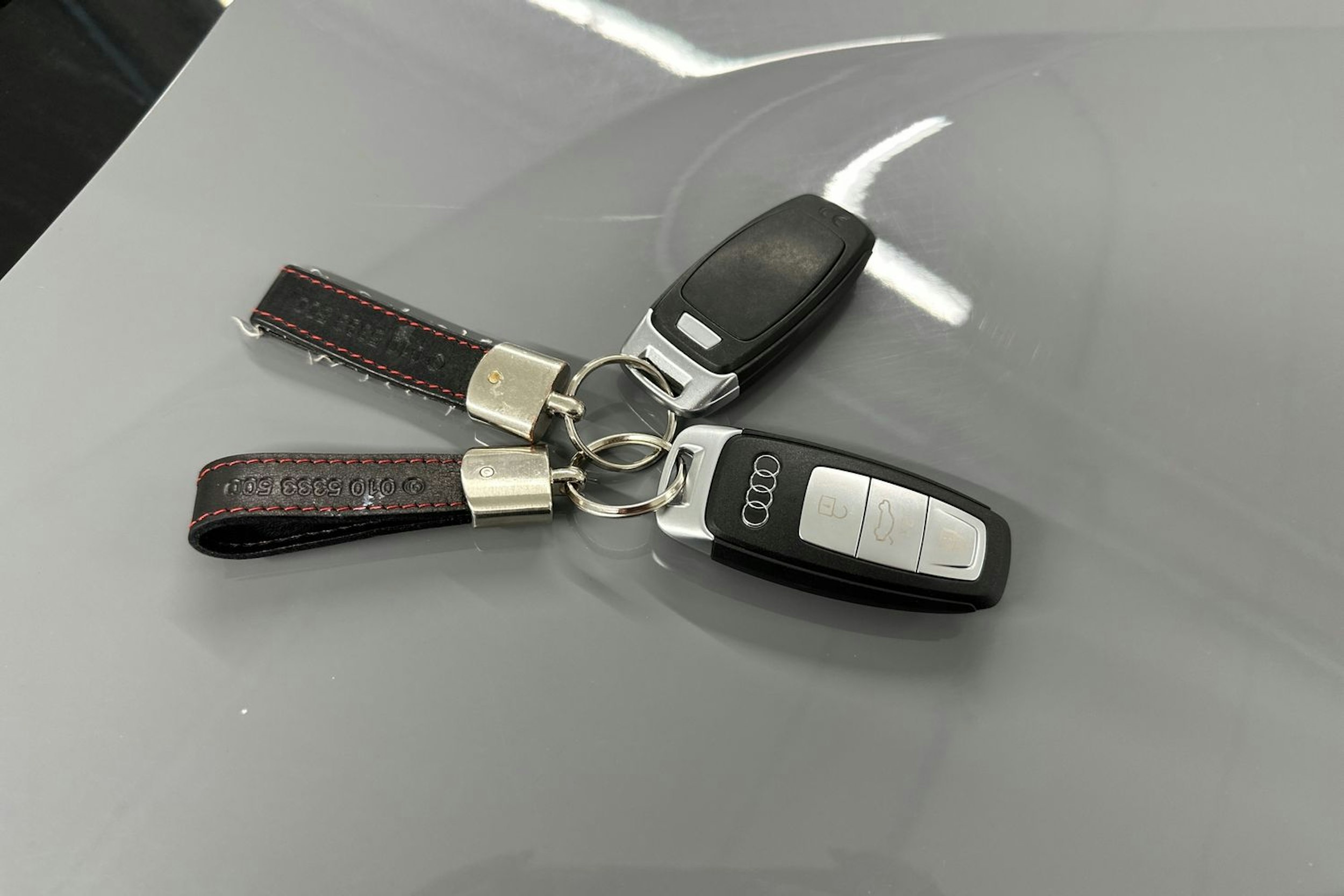 harmaa Audi Q4 e-tron 2021 kuva 41.