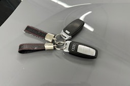harmaa Audi Q4 e-tron 2021 kuva 41.