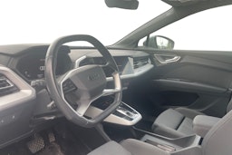 harmaa Audi Q4 e-tron 2021 kuva 3.