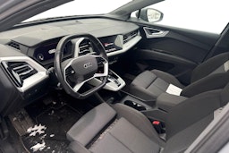 harmaa Audi Q4 e-tron 2022 kuva 3.