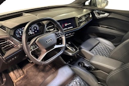 Harmaa Audi Q4 e-tron 2022 kuva 3.