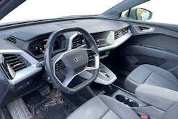 harmaa Audi Q4 e-tron 2021 kuva 3.