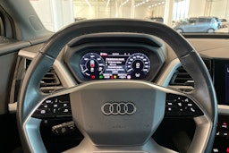 harmaa Audi Q4 e-tron 2021 kuva 15.
