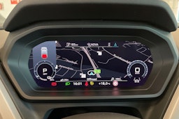 harmaa Audi Q4 e-tron 2021 kuva 17.