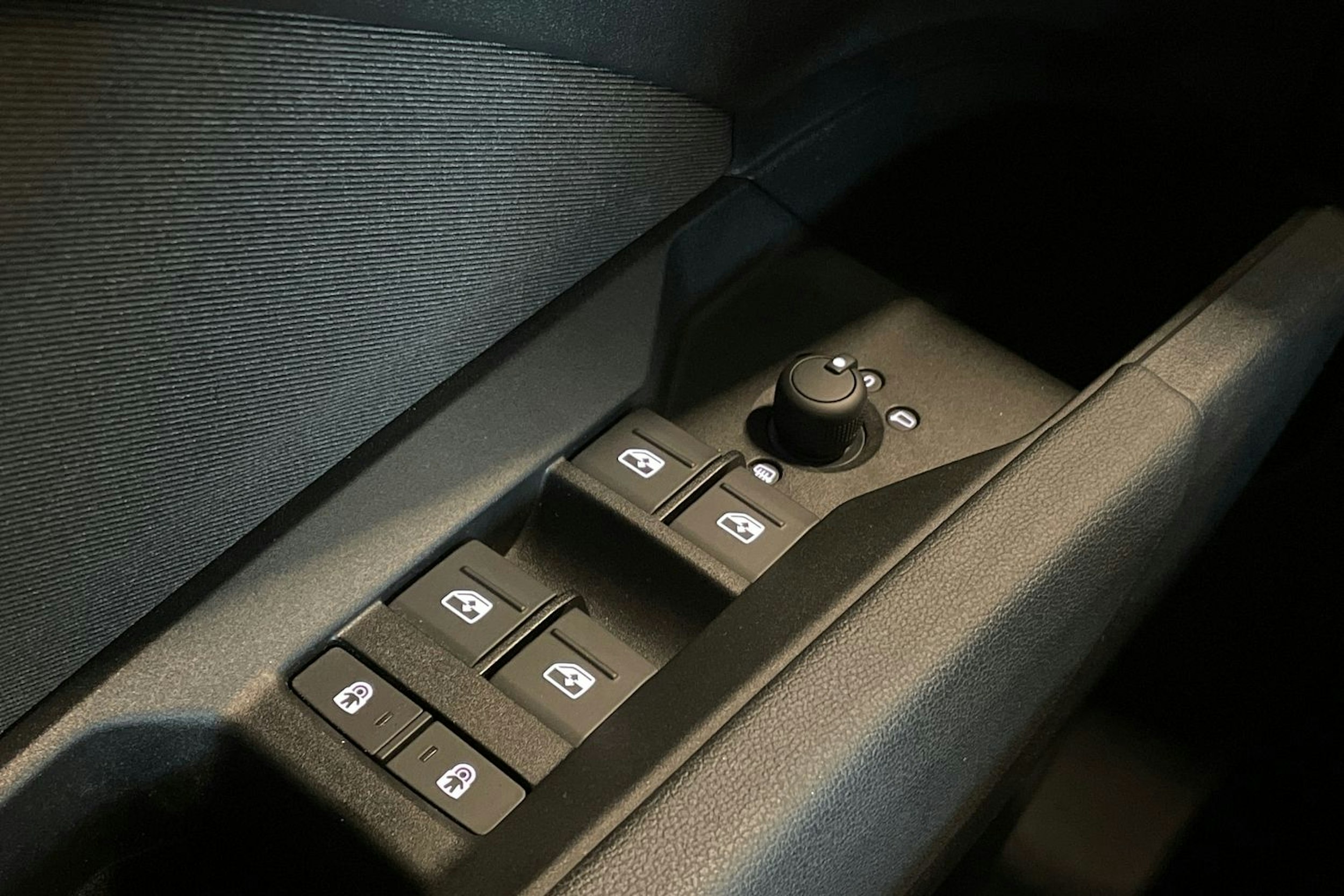 harmaa Audi Q4 e-tron 2021 kuva 20.