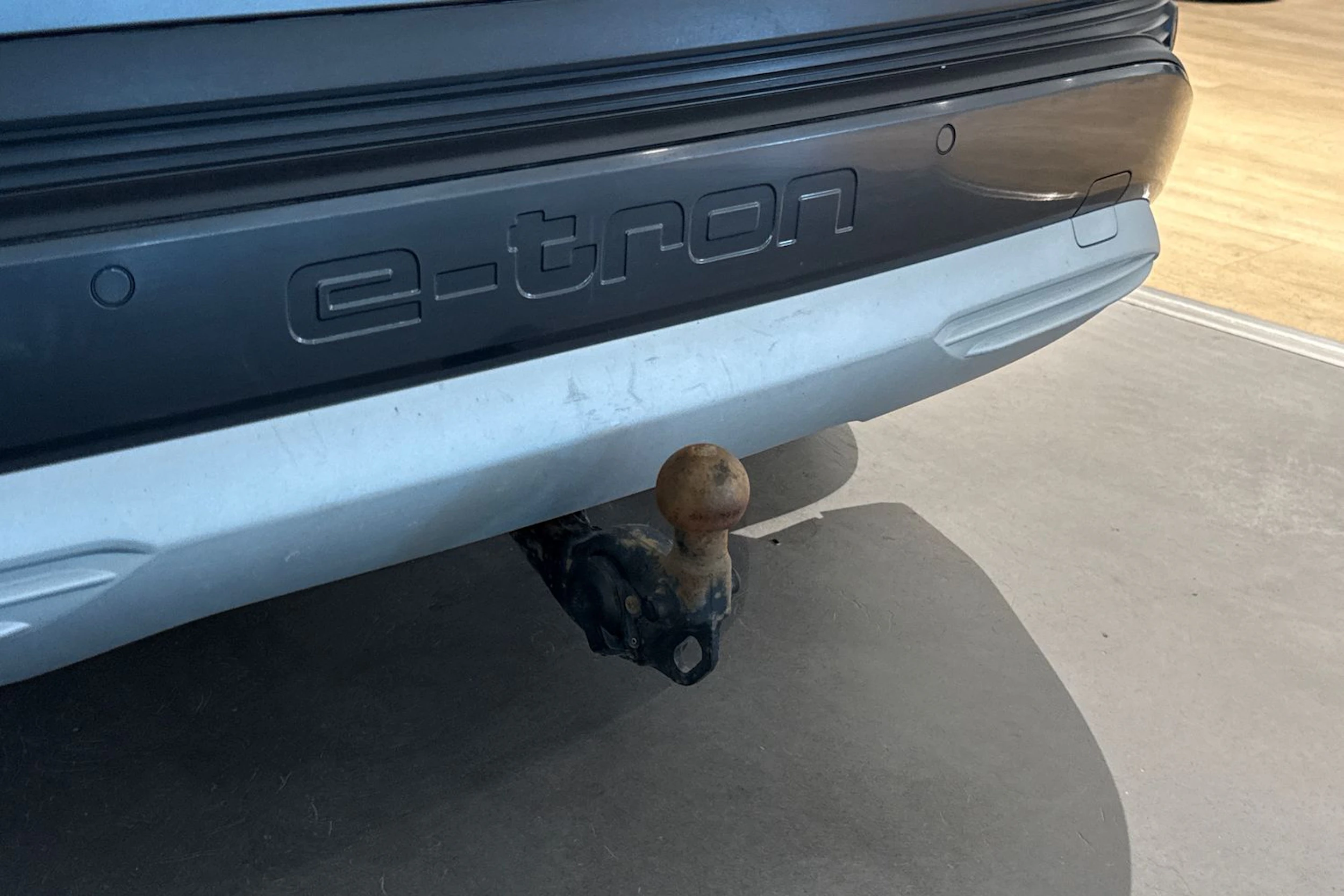 met. harmaa Audi Q4 e-tron 2022 kuva 11.