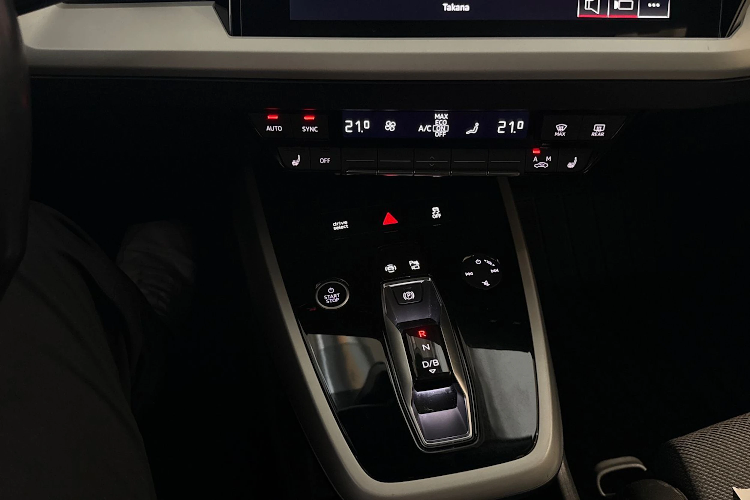 met. harmaa Audi Q4 e-tron 2022 kuva 16.