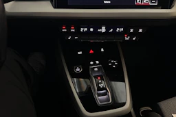 met. harmaa Audi Q4 e-tron 2022 kuva 16.