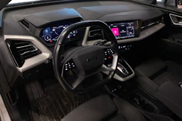 met. valkoinen Audi Q4 e-tron 2022 kuva 3.