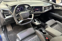 Sininen Audi Q4 e-tron 2022 kuva 8.
