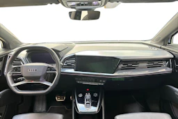 Sininen Audi Q4 e-tron 2022 kuva 9.