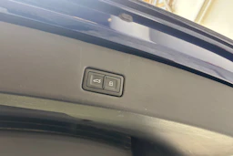Sininen Audi Q4 e-tron 2022 kuva 16.