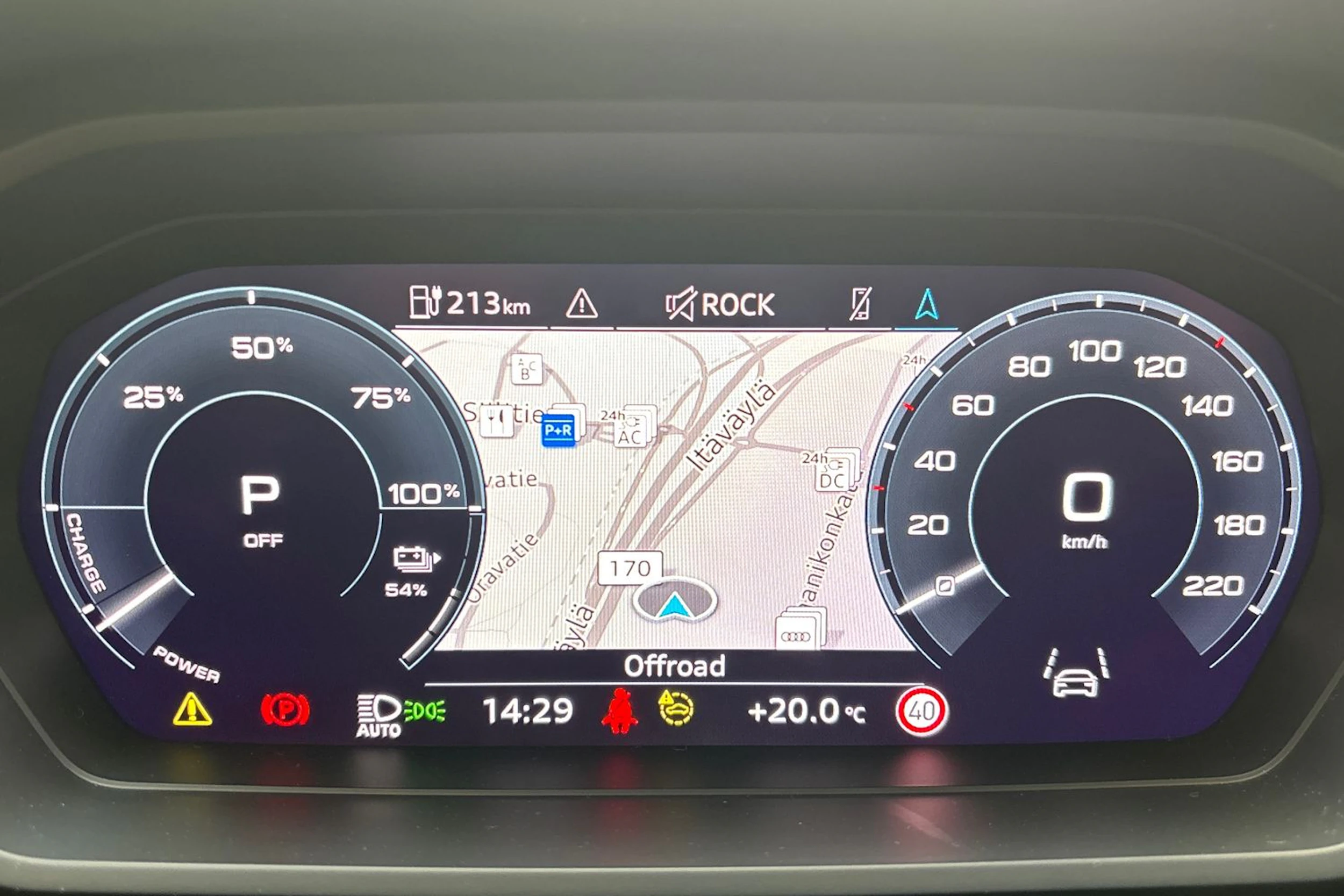 Sininen Audi Q4 e-tron 2022 kuva 27.