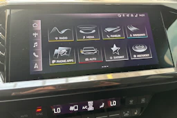 Sininen Audi Q4 e-tron 2022 kuva 28.
