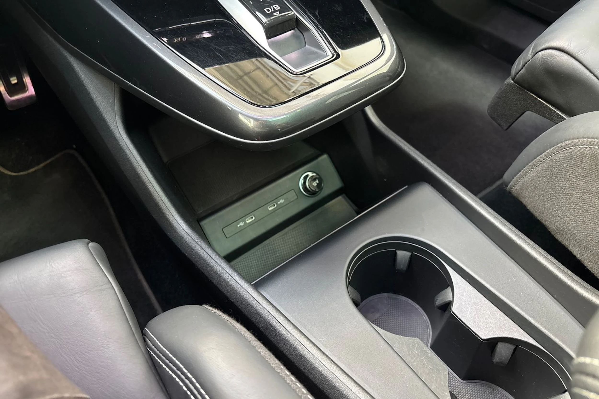 Sininen Audi Q4 e-tron 2022 kuva 32.