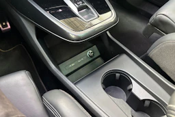 Sininen Audi Q4 e-tron 2022 kuva 32.