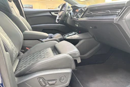 Sininen Audi Q4 e-tron 2022 kuva 34.