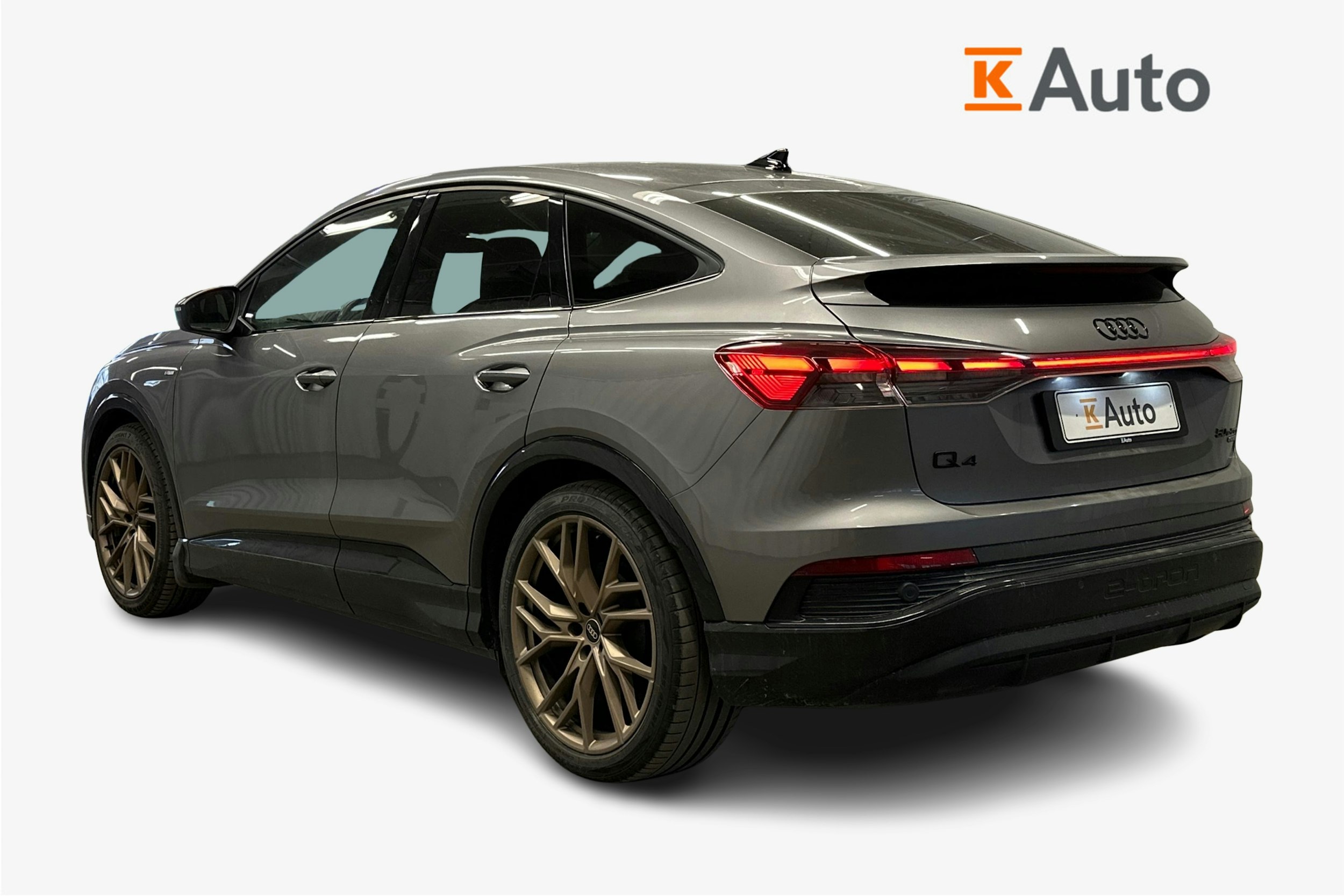 harmaa Audi Q4 e-tron 2022 kuva 2.