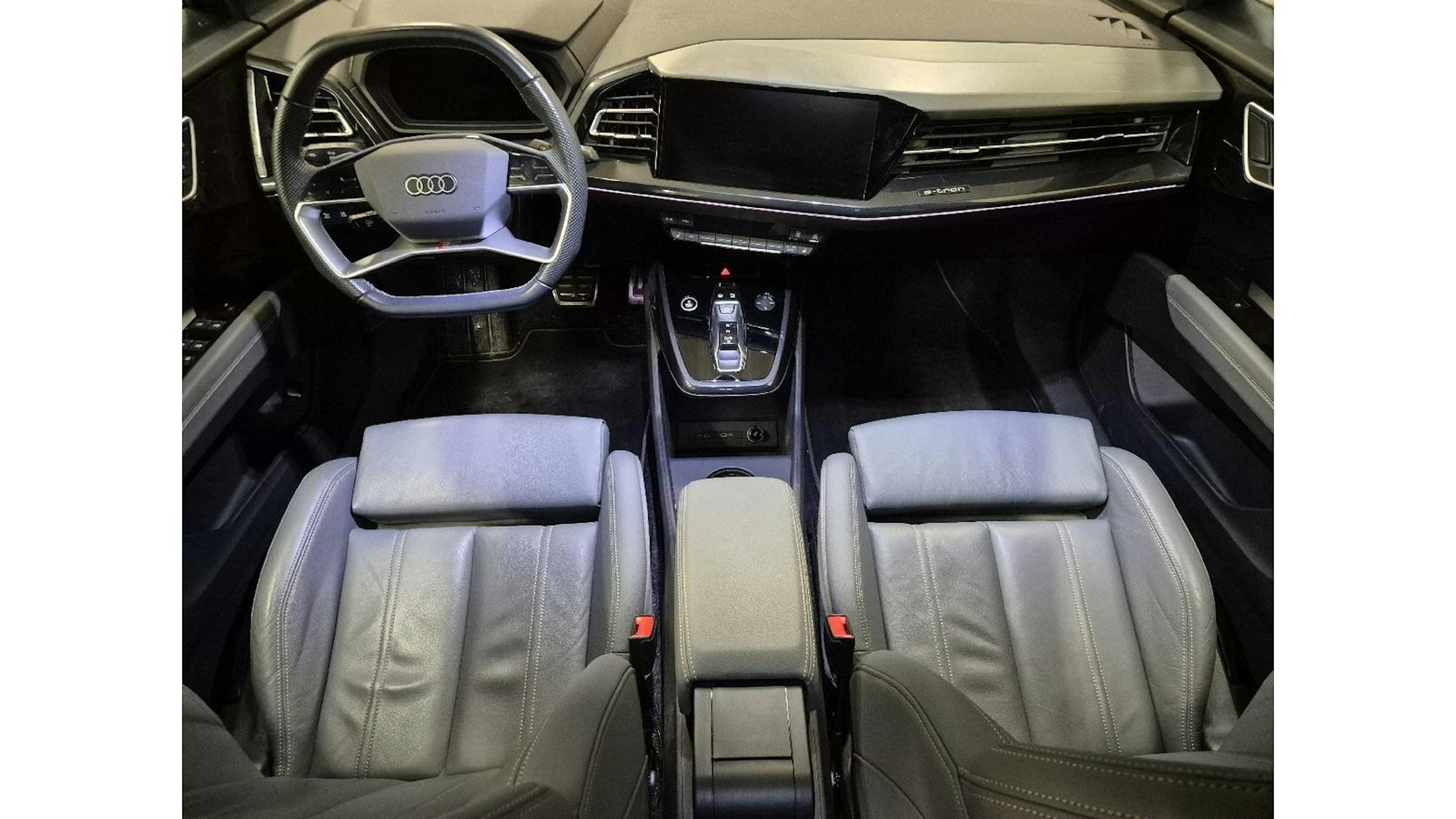 met. harmaa Audi Q4 e-tron 2022 kuva 4.