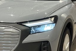 harmaa Audi Q4 e-tron 2022 kuva 14.