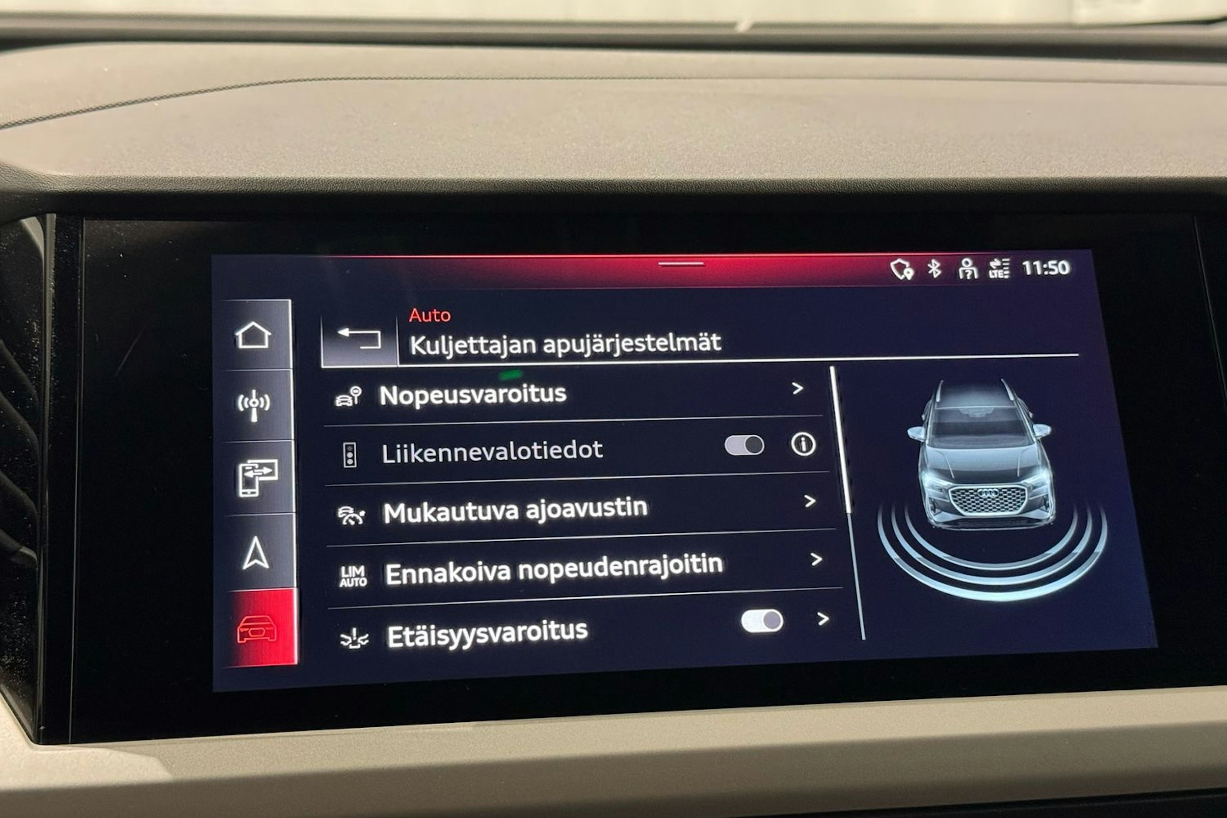 harmaa Audi Q4 e-tron 2022 kuva 26.