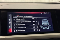 harmaa Audi Q4 e-tron 2022 kuva 27.