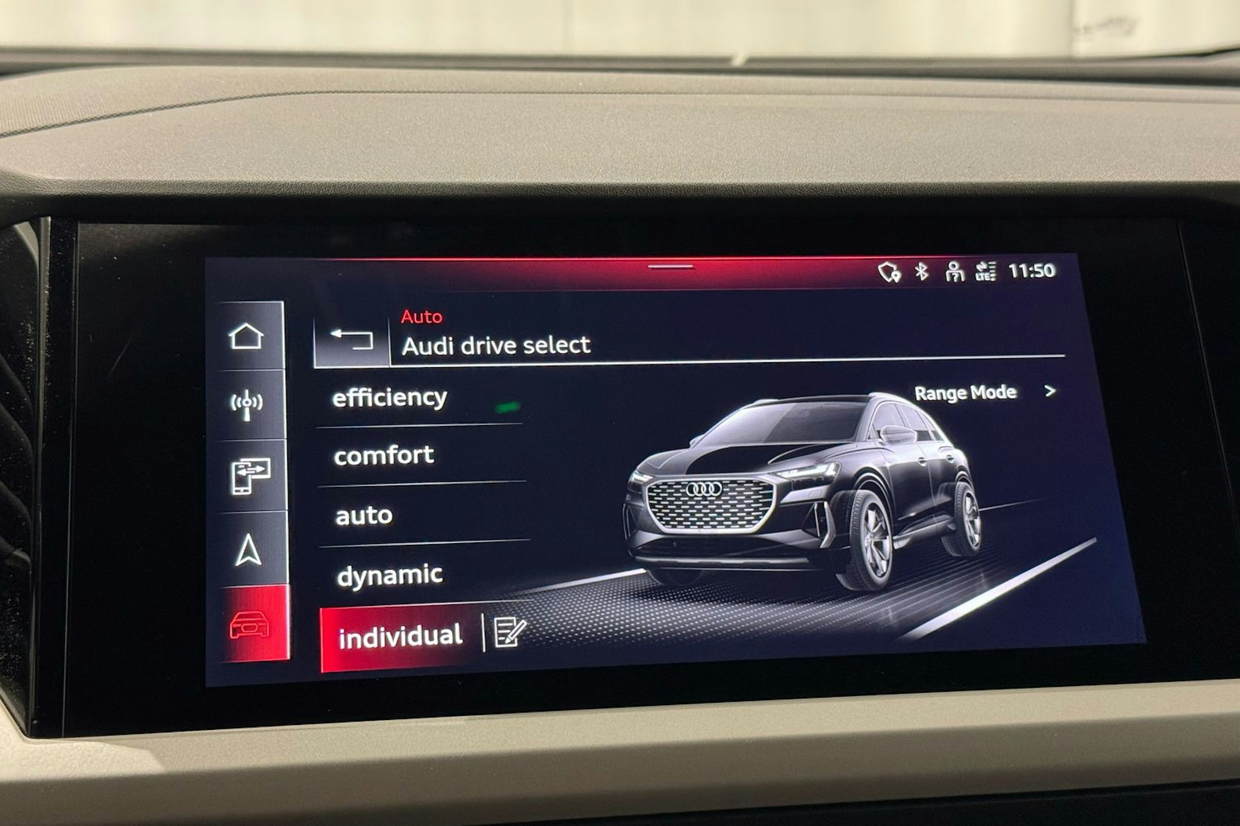 harmaa Audi Q4 e-tron 2022 kuva 28.