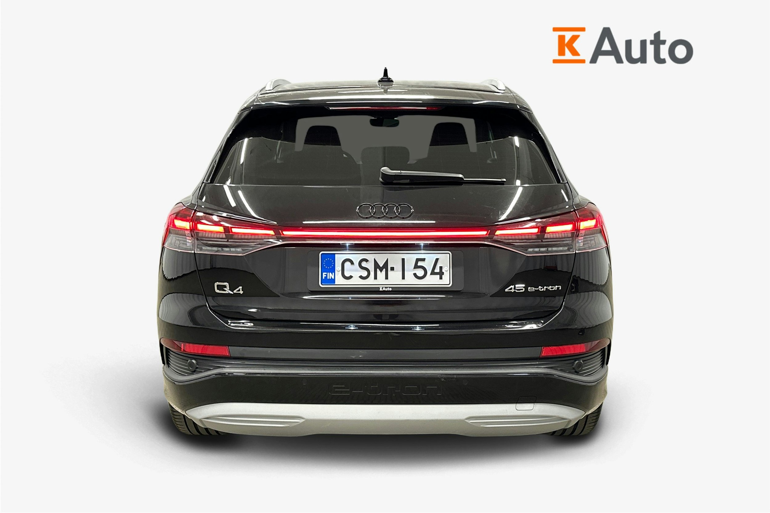 musta Audi Q4 e-tron 2022 kuva 3.